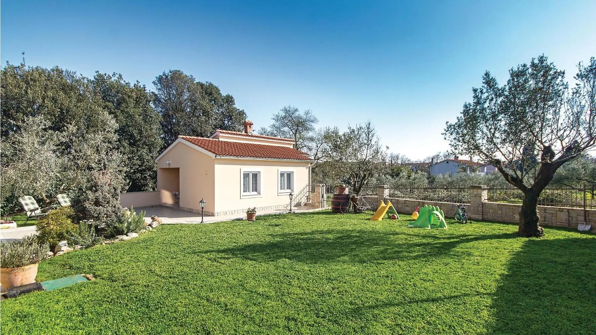 Lovely Home In Pula With Wifi